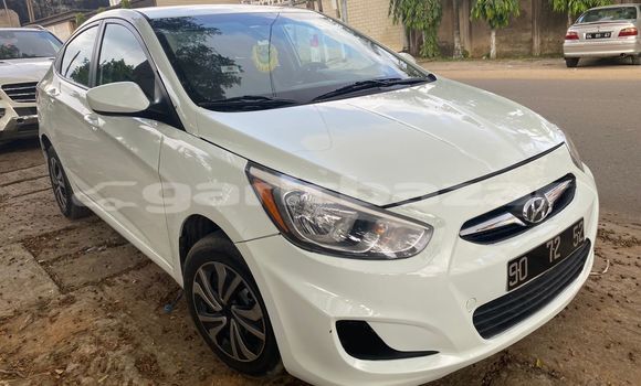 Acheter Import Voiture Hyundai Accent Blanc à Douala, Littoral Cameroon