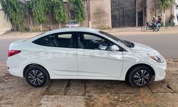 Acheter Import Voiture Hyundai Accent Blanc à Douala, Littoral Cameroon Acheter Import Voiture Hyundai Accent Blanc à Douala, Littoral Cameroon