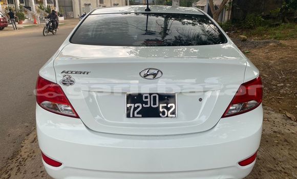 Acheter Import Voiture Hyundai Accent Blanc à Douala, Littoral Cameroon Acheter Import Voiture Hyundai Accent Blanc à Douala, Littoral Cameroon