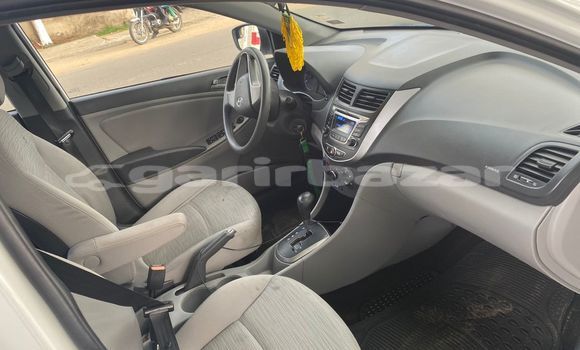 Acheter Import Voiture Hyundai Accent Blanc à Douala, Littoral Cameroon Acheter Import Voiture Hyundai Accent Blanc à Douala, Littoral Cameroon