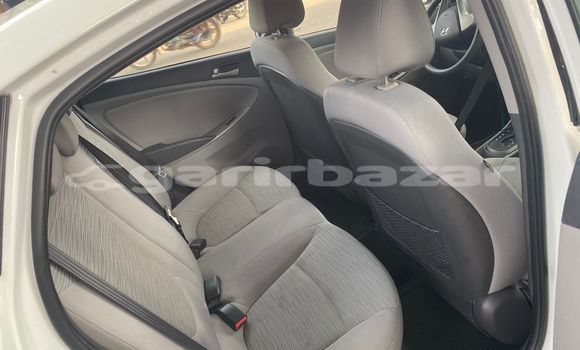 Acheter Import Voiture Hyundai Accent Blanc à Douala, Littoral Cameroon Acheter Import Voiture Hyundai Accent Blanc à Douala, Littoral Cameroon