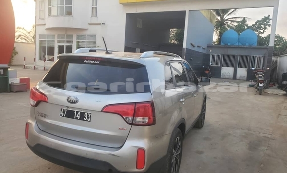 Sayi Imported Kia Sorento Azurfa Mota in Douala a Ƙasar Kamaru Sayi Imported Kia Sorento Azurfa Mota in Douala a Ƙasar Kamaru