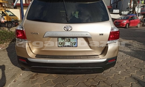 Acheter Import Voiture Toyota Highlander Beige à Douala, Littoral Cameroon Acheter Import Voiture Toyota Highlander Beige à Douala, Littoral Cameroon