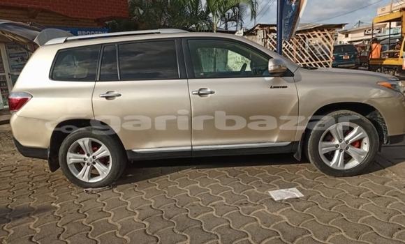 Acheter Import Voiture Toyota Highlander Beige à Douala, Littoral Cameroon Acheter Import Voiture Toyota Highlander Beige à Douala, Littoral Cameroon