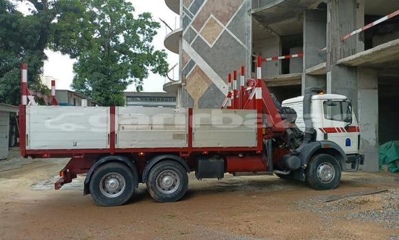 Acheter Occasion Utilitaire Mercedes‒Benz 2644 Blanc à Douala, Littoral Cameroon Acheter Occasion Utilitaire Mercedes‒Benz 2644 Blanc à Douala, Littoral Cameroon