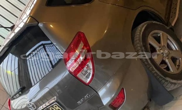 Sayi Imported Toyota RAV4 M Mota in Douala a Ƙasar Kamaru Sayi Imported Toyota RAV4 M Mota in Douala a Ƙasar Kamaru