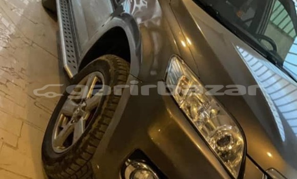 Sayi Imported Toyota RAV4 M Mota in Douala a Ƙasar Kamaru Sayi Imported Toyota RAV4 M Mota in Douala a Ƙasar Kamaru