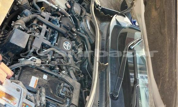 Sayi Na hannu Toyota C-HR Azurfa Mota in Yaounde a Babban Kamaru Sayi Na hannu Toyota C-HR Azurfa Mota in Yaounde a Babban Kamaru