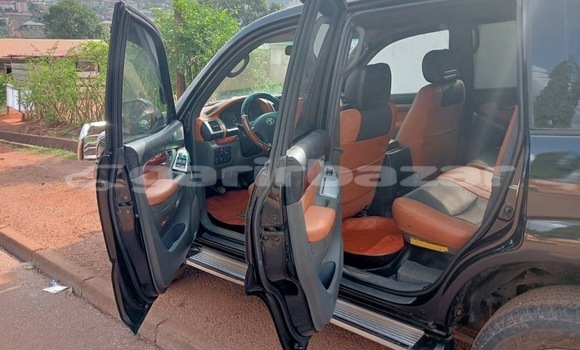 Sayi Na hannu Toyota Land Cruiser Prado Black Mota in Yaounde a Babban Kamaru Sayi Na hannu Toyota Land Cruiser Prado Black Mota in Yaounde a Babban Kamaru