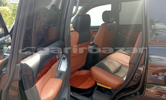 Sayi Na hannu Toyota Land Cruiser Prado Black Mota in Yaounde a Babban Kamaru Sayi Na hannu Toyota Land Cruiser Prado Black Mota in Yaounde a Babban Kamaru