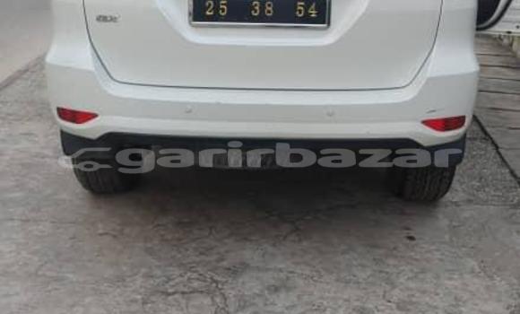 Sayi Imported Toyota Fortuner White Mota in Douala a Ƙasar Kamaru Sayi Imported Toyota Fortuner White Mota in Douala a Ƙasar Kamaru