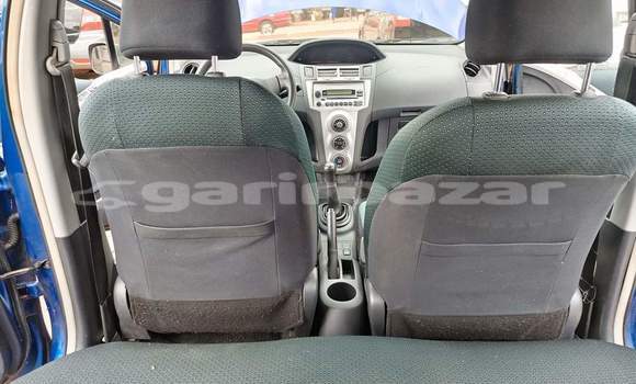 Sayi Na hannu Toyota Yaris Blue Mota in Yaounde a Babban Kamaru Sayi Na hannu Toyota Yaris Blue Mota in Yaounde a Babban Kamaru