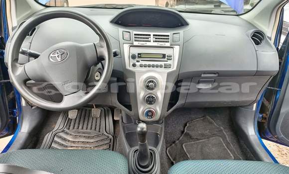 Sayi Na hannu Toyota Yaris Blue Mota in Yaounde a Babban Kamaru Sayi Na hannu Toyota Yaris Blue Mota in Yaounde a Babban Kamaru