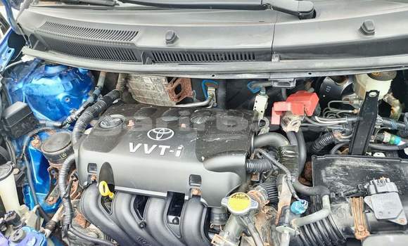 Sayi Na hannu Toyota Yaris Blue Mota in Yaounde a Babban Kamaru Sayi Na hannu Toyota Yaris Blue Mota in Yaounde a Babban Kamaru