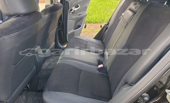 Sayi Na hannu Toyota Blade Black Mota in Yaounde a Babban Kamaru Sayi Na hannu Toyota Blade Black Mota in Yaounde a Babban Kamaru