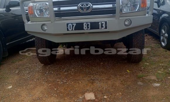 Acheter Import Voiture Toyota Land Cruiser Beige à Yaoundé, Central Cameroon Acheter Import Voiture Toyota Land Cruiser Beige à Yaoundé, Central Cameroon