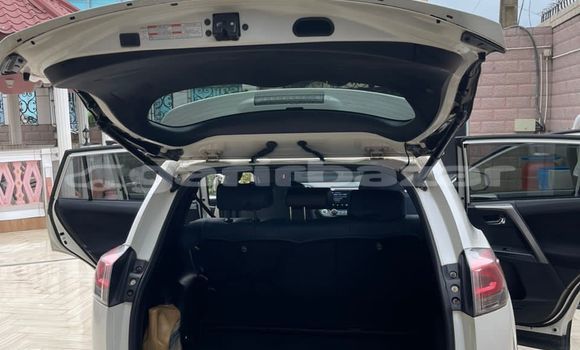 Buy Used Toyota RAV4 White Car in Douala in Littoral Cameroon Buy Used Toyota RAV4 White Car in Douala in Littoral Cameroon