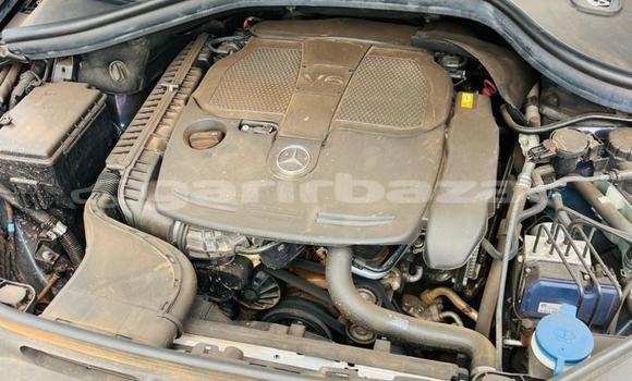 Sayi Na hannu Mercedes‒Benz ML–Class Black Mota in Yaounde a Babban Kamaru Sayi Na hannu Mercedes‒Benz ML–Class Black Mota in Yaounde a Babban Kamaru