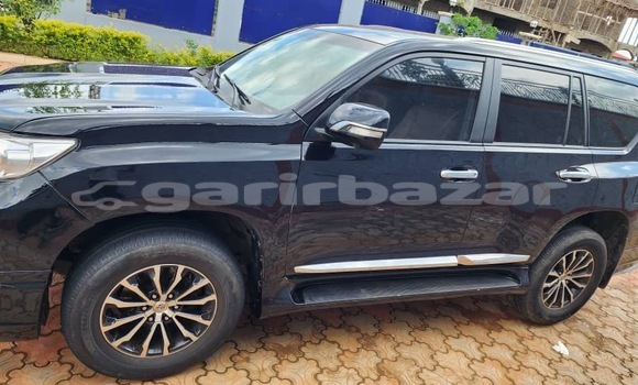 Sayi Na hannu Toyota Land Cruiser Prado Black Mota in Yaounde a Babban Kamaru Sayi Na hannu Toyota Land Cruiser Prado Black Mota in Yaounde a Babban Kamaru