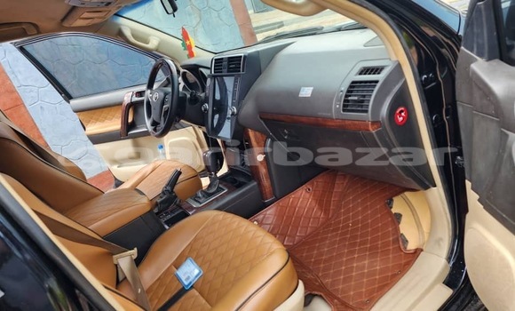 Sayi Na hannu Toyota Land Cruiser Prado Black Mota in Yaounde a Babban Kamaru Sayi Na hannu Toyota Land Cruiser Prado Black Mota in Yaounde a Babban Kamaru