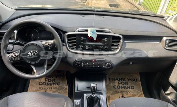 Sayi Na hannu Kia Sorento Black Mota in Douala a Ƙasar Kamaru Sayi Na hannu Kia Sorento Black Mota in Douala a Ƙasar Kamaru