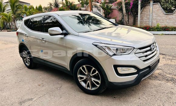 Buy Import Hyundai Santa Fe Silver Car in Douala in Littoral Cameroon Buy Import Hyundai Santa Fe Silver Car in Douala in Littoral Cameroon