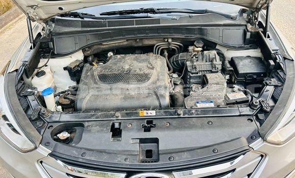 Sayi Imported Hyundai Santa Fe Azurfa Mota in Douala a Ƙasar Kamaru Sayi Imported Hyundai Santa Fe Azurfa Mota in Douala a Ƙasar Kamaru