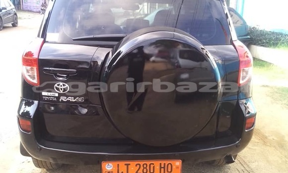 Sayi Na hannu Toyota RAV4 Black Mota in Douala a Ƙasar Kamaru Sayi Na hannu Toyota RAV4 Black Mota in Douala a Ƙasar Kamaru