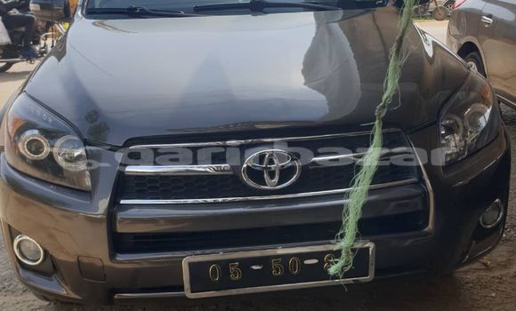 Acheter Occasion Voiture Toyota RAV4 Gris à Douala, Littoral Cameroon Acheter Occasion Voiture Toyota RAV4 Gris à Douala, Littoral Cameroon