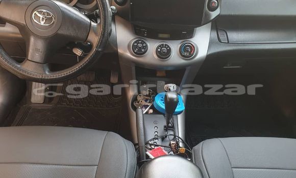 Acheter Occasion Voiture Toyota RAV4 Gris à Douala, Littoral Cameroon Acheter Occasion Voiture Toyota RAV4 Gris à Douala, Littoral Cameroon