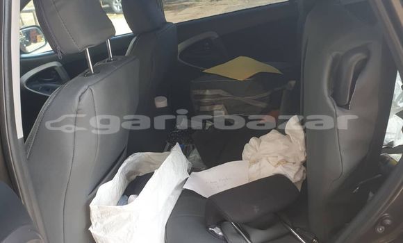 Acheter Occasion Voiture Toyota RAV4 Gris à Douala, Littoral Cameroon Acheter Occasion Voiture Toyota RAV4 Gris à Douala, Littoral Cameroon
