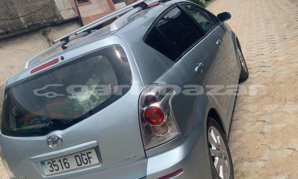 Sayi Imported Toyota Corolla Verso Blue Mota in Douala a Ƙasar Kamaru Sayi Imported Toyota Corolla Verso Blue Mota in Douala a Ƙasar Kamaru