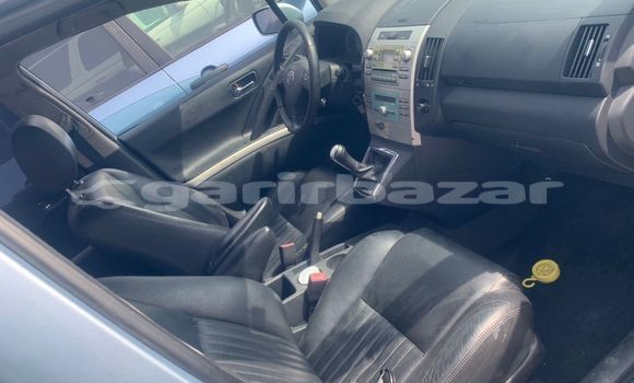 Sayi Imported Toyota Corolla Verso Blue Mota in Douala a Ƙasar Kamaru Sayi Imported Toyota Corolla Verso Blue Mota in Douala a Ƙasar Kamaru