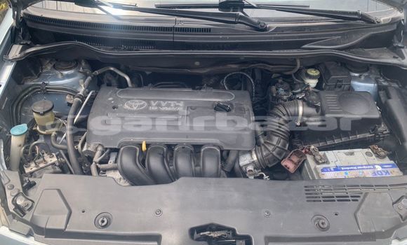 Sayi Imported Toyota Corolla Verso Blue Mota in Douala a Ƙasar Kamaru Sayi Imported Toyota Corolla Verso Blue Mota in Douala a Ƙasar Kamaru