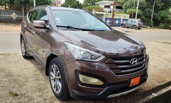 Buy Used Hyundai Santa Fe Red Car in Douala in Littoral Cameroon