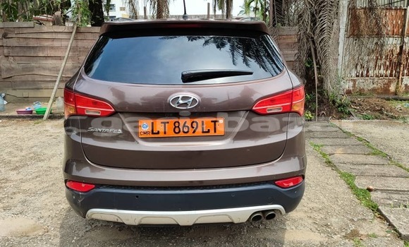 Sayi Na hannu Hyundai Santa Fe Red Mota in Douala a Ƙasar Kamaru Sayi Na hannu Hyundai Santa Fe Red Mota in Douala a Ƙasar Kamaru