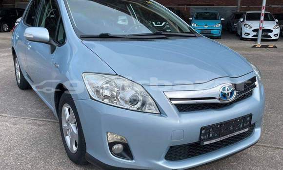 Buy Used Toyota Auris Blue Car in Yaounde in Central Cameroon