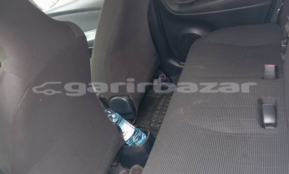 Acheter Import Voiture Toyota Yaris Bleu à Douala, Littoral Cameroon Acheter Import Voiture Toyota Yaris Bleu à Douala, Littoral Cameroon