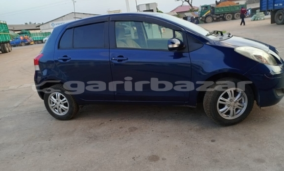 Sayi Na hannu Toyota Vitz Blue Mota in Douala a Ƙasar Kamaru Sayi Na hannu Toyota Vitz Blue Mota in Douala a Ƙasar Kamaru