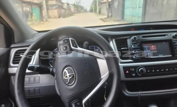 Sayi Imported Toyota Highlander Black Mota in Douala a Ƙasar Kamaru Sayi Imported Toyota Highlander Black Mota in Douala a Ƙasar Kamaru