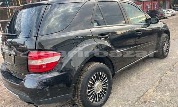 Buy Used Mercedes‒Benz ML–Class Black Car in Douala in Littoral Cameroon