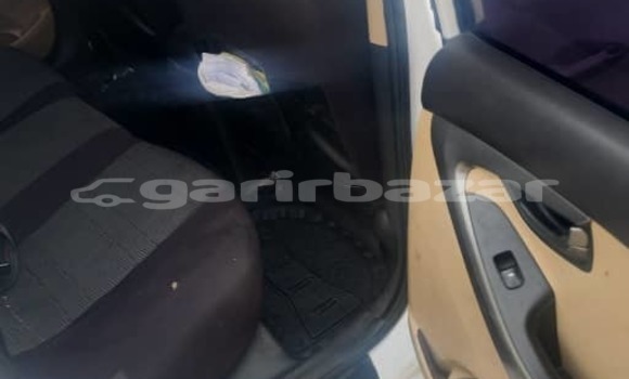 Buy Import Hyundai Elantra White Car in Douala in Littoral Cameroon Buy Import Hyundai Elantra White Car in Douala in Littoral Cameroon