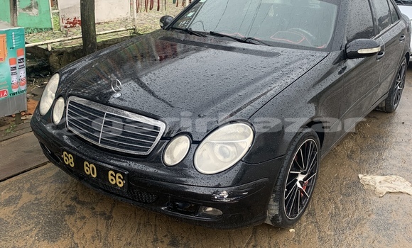 Acheter Occasion Voiture Mercedes‒Benz E–Class Noir à Douala, Littoral Cameroon