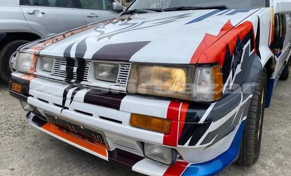 Sayi Na hannu Toyota Corolla Sauran Mota in Yaounde a Babban Kamaru Sayi Na hannu Toyota Corolla Sauran Mota in Yaounde a Babban Kamaru