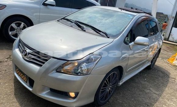 Sayi Na hannu Toyota Blade Sauran Mota in Douala a Ƙasar Kamaru Sayi Na hannu Toyota Blade Sauran Mota in Douala a Ƙasar Kamaru