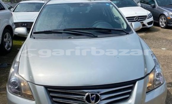 Sayi Na hannu Toyota Blade Sauran Mota in Douala a Ƙasar Kamaru Sayi Na hannu Toyota Blade Sauran Mota in Douala a Ƙasar Kamaru