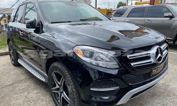 Sayi Na hannu Toyota Land Cruiser Prado Sauran Mota in Douala a Ƙasar Kamaru Sayi Na hannu Toyota Land Cruiser Prado Sauran Mota in Douala a Ƙasar Kamaru