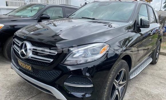 Sayi Na hannu Toyota Land Cruiser Prado Sauran Mota in Douala a Ƙasar Kamaru Sayi Na hannu Toyota Land Cruiser Prado Sauran Mota in Douala a Ƙasar Kamaru