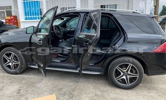 Sayi Na hannu Toyota Land Cruiser Prado Sauran Mota in Douala a Ƙasar Kamaru Sayi Na hannu Toyota Land Cruiser Prado Sauran Mota in Douala a Ƙasar Kamaru