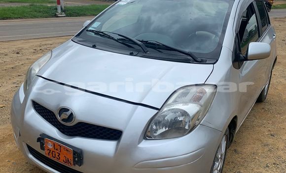 Buy Used Toyota Vitz Silver Car in Douala in Littoral Cameroon